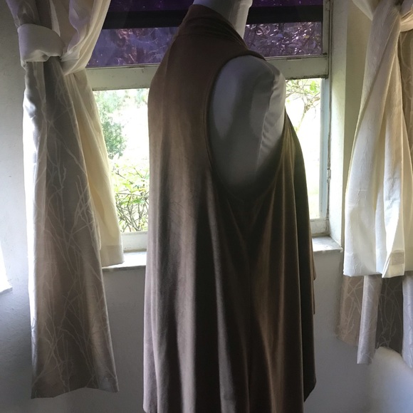 Open front soft suede/like vest - Picture 4 of 5